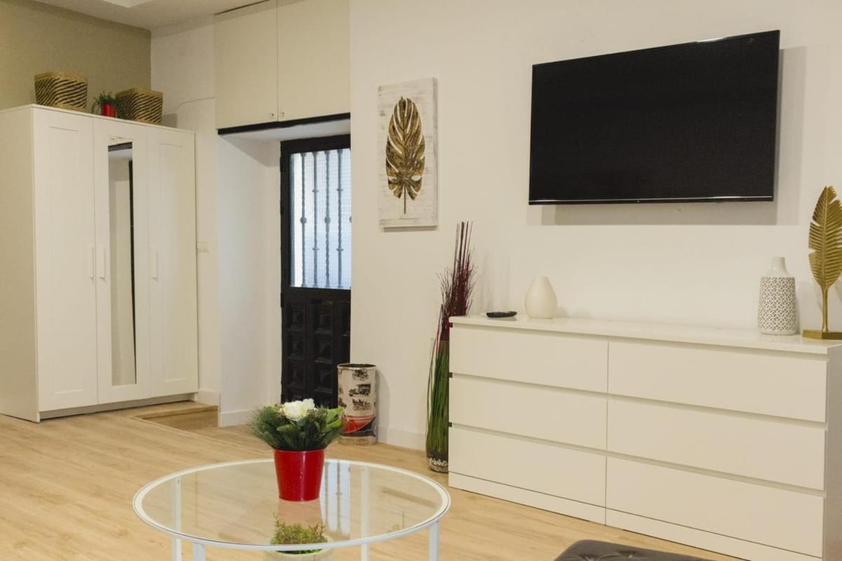 Alojamiento Central Madrid Bagian luar foto